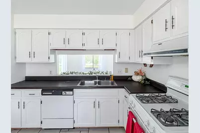 1108 Saratoga Lane, Chesterton, IN 46304 - Photo 8