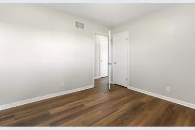 865 W 200 N, La Porte, IN 46350 - Photo 6