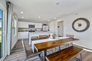 127 Cressmoor Blvd, Hobart, IN 46342 - Photo 4