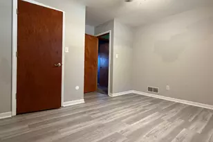 9542 Roosevelt Pl, Crown Point, IN 46307 - Photo 10