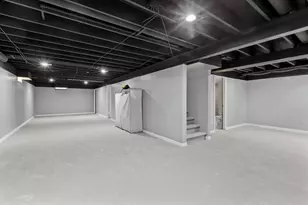 176 S 200 W, Valparaiso, IN 46385 - Photo 18