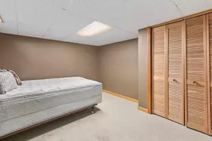 176 S 200 W, Valparaiso, IN 46385 - Photo 20