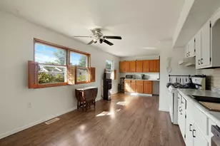 373 W Millport Dr, Valparaiso, IN 46385 - Photo 6