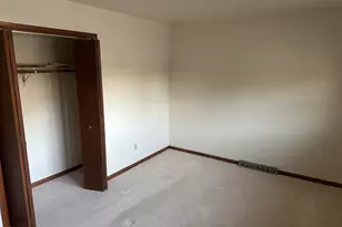 240 Rush Ct, Hobart, IN 46342 - Photo 6