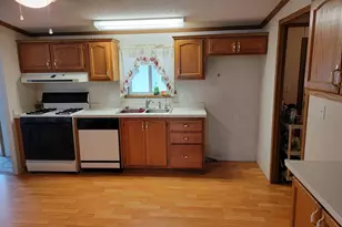 2027 E Coachlight Dr, La Porte, IN 46350 - Photo 8