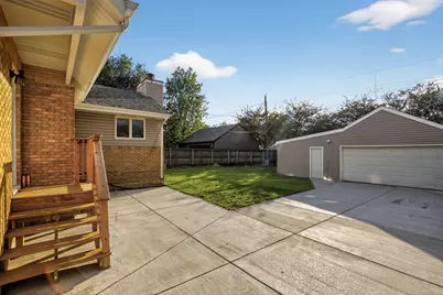 8318 Howard Avenue, Munster, IN 46321 - Photo 4