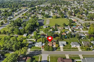 1702 W 100th Ave, Crown Point, IN 46307 - Photo 2