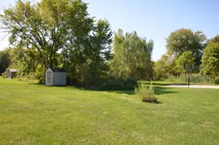 8262 Heron Lake Rd, Saint John, IN 46373 - Photo 10