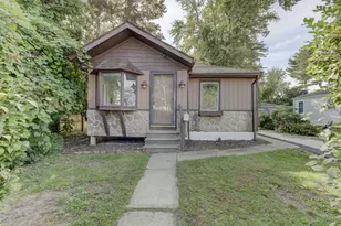 824 Elm St, Valparaiso, IN 46383 - Photo 1