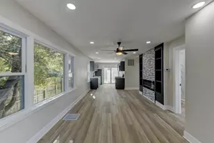 824 Elm St, Valparaiso, IN 46383 - Photo 2