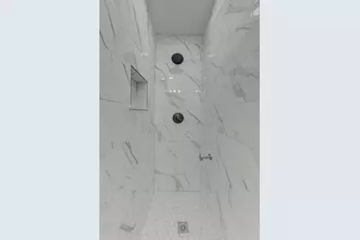 824 Elm Street, Valparaiso, IN 46383 - Photo 12