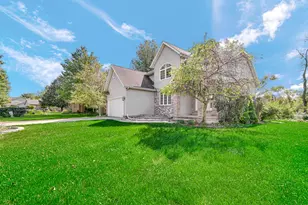 736 Cinnamon Teal Ct, Hobart, IN 46342 - Photo 2