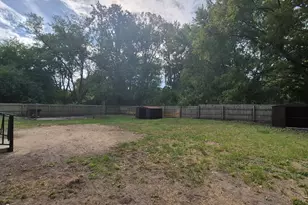 2320 Burr St, Gary, IN 46406 - Photo 18