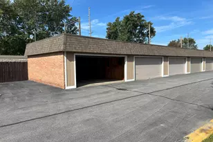 8825 Janeway Ct, Munster, IN 46321 - Photo 6