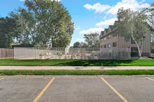 8825 Janeway Ct, Munster, IN 46321 - Photo 2