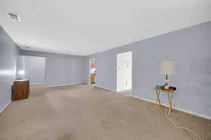 8825 Janeway Ct, Munster, IN 46321 - Photo 12