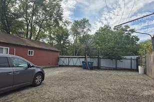 2327 Burr St, Gary, IN 46406 - Photo 24