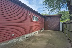 2327 Burr St, Gary, IN 46406 - Photo 26