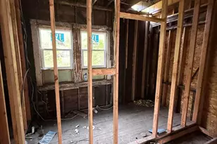 713 Maryland St, Gary, IN 46402 - Photo 10