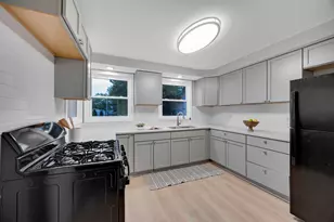 1135 169th St, Hammond, IN 46324 - Photo 6