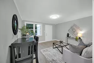 1135 169th St, Hammond, IN 46324 - Photo 2