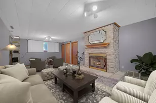 6777 Polk St, Merrillville, IN 46410 - Photo 14