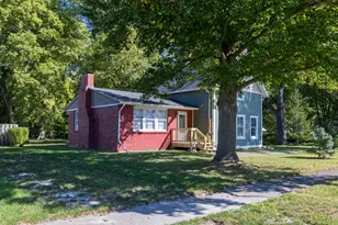 408 E Graham St, Kentland, IN 47951 - Photo 2
