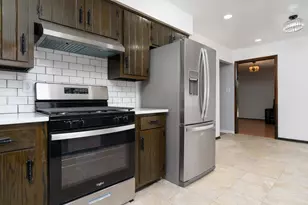 5301 Delaware St, Merrillville, IN 46410 - Photo 10