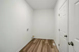 6567 E 104th Ave, Crown Point, IN 46307 - Photo 10