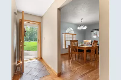 748 N 200 W, Valparaiso, IN 46385 - Photo 2