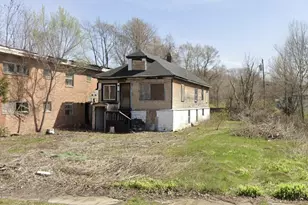 2645 Pennsylvania St, Gary, IN 46407 - Photo 2