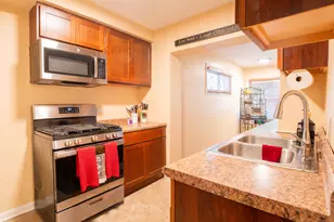 237 Hollywood Ave, Munster, IN 46321 - Photo 6