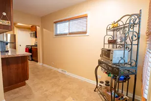 237 Hollywood Ave, Munster, IN 46321 - Photo 8