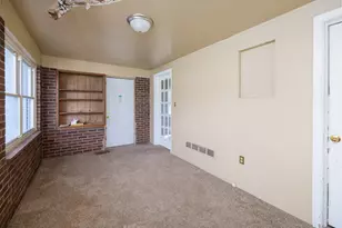 106 W Washington St, Kentland, IN 47951 - Photo 6