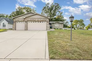 2262 Rodeo St, Portage, IN 46368 - Photo 2