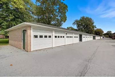 2649 Georgetowne Drive #B2, Highland, IN 46322 - Photo 24