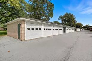 2649 Georgetowne Dr, Highland, IN 46322 - Photo 24