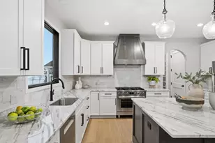 13256 Waterleaf Dr, Saint John, IN 46373 - Photo 12