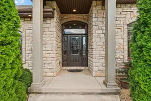 10971 Wynbrook Dr, Crown Point, IN 46307 - Photo 2