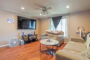 629 W South St, Crown Point, IN 46307 - Photo 2