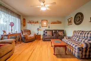 1409 Andrew Ave, La Porte, IN 46350 - Photo 2