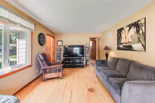 1343 N Harvey St, Griffith, IN 46319 - Photo 4