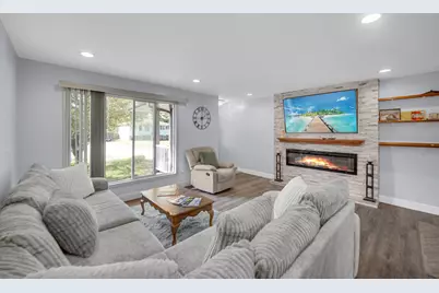 326 Crestwood Drive, Michigan City, IN 46360 - Photo 4