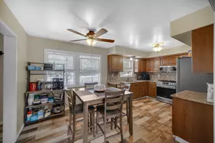 326 Crestwood Dr, Michigan City, IN 46360 - Photo 8