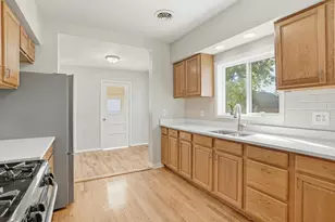 2027 1/2 Davidson Pl, Whiting, IN 46394 - Photo 14