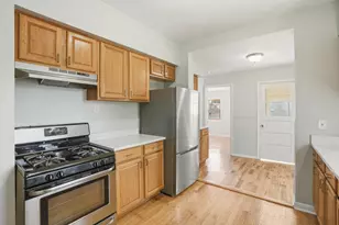 2027 1/2 Davidson Pl, Whiting, IN 46394 - Photo 16