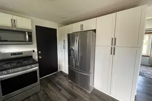 3794 Kingsway Dr, Crown Point, IN 46307 - Photo 8