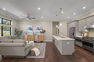 354 W Chicago St, Valparaiso, IN 46383 - Photo 6