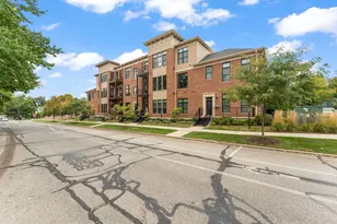 354 W Chicago St, Valparaiso, IN 46383 - Photo 22