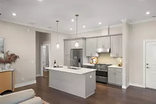 354 W Chicago St, Valparaiso, IN 46383 - Photo 14